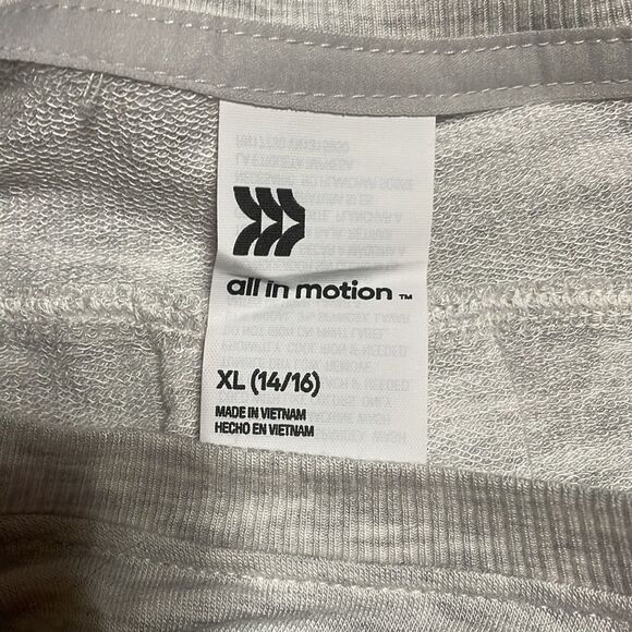 Cozy Lightweight Fleece Crewneck Sweatshirt - Light Grey - Picture 7 of 8